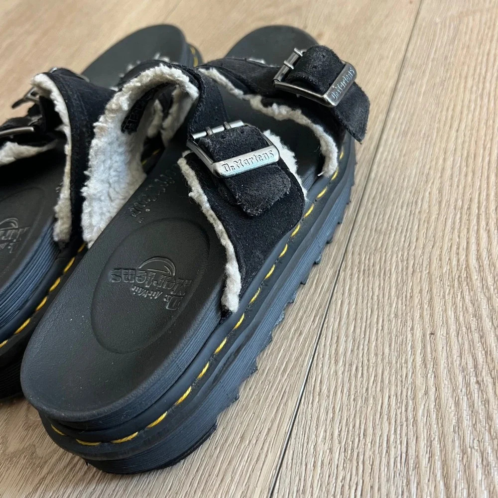 Dr. Martens Voss II Fluffy Black Suede Faux Fur Platform Sandals Womens 7